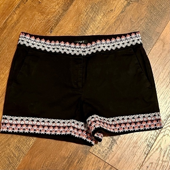 𝅺embroidered Shorts by LOFT. Size 4. - Picture 1 of 4